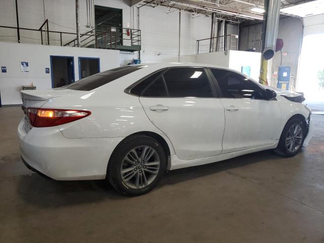 4T1BF1FK4HU386086 - 2017 TOYOTA CAMRY LE WHITE photo 3