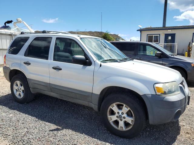 1FMYU03105KC52561 - 2005 FORD ESCAPE XLT SILVER photo 4