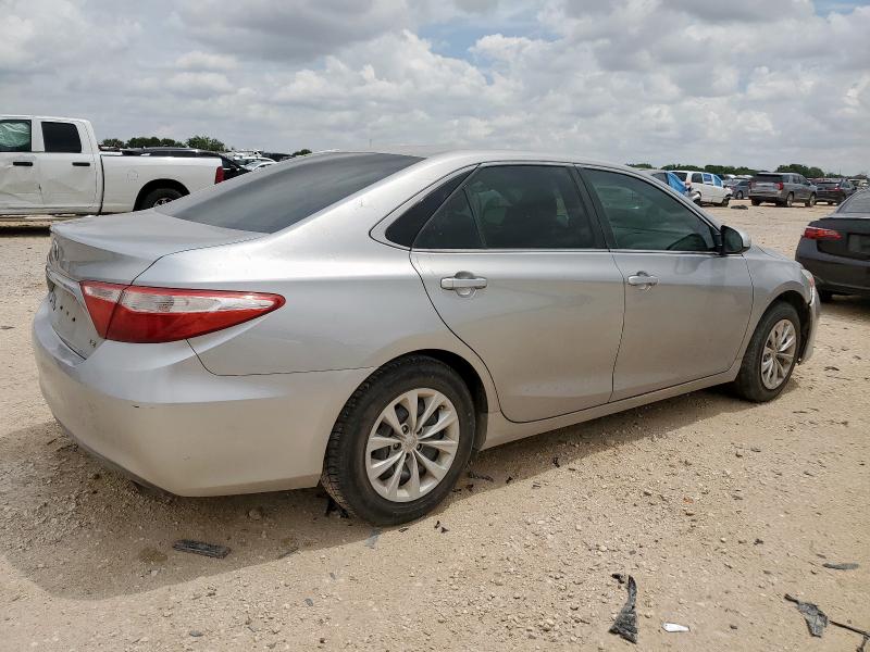 4T4BF1FK2GR583472 - 2016 TOYOTA CAMRY LE SILVER photo 3