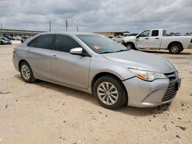 4T4BF1FK2GR583472 - 2016 TOYOTA CAMRY LE SILVER photo 4