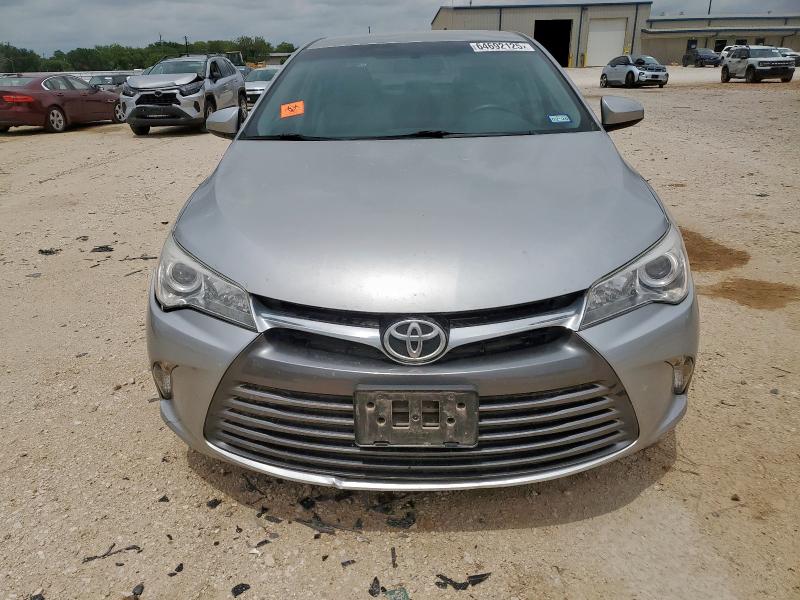4T4BF1FK2GR583472 - 2016 TOYOTA CAMRY LE SILVER photo 5