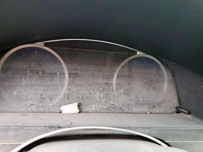 4T4BF1FK2GR583472 - 2016 TOYOTA CAMRY LE SILVER photo 9