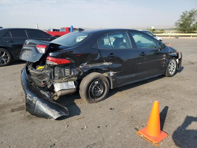 5YFEPMAE8NP307397 - 2022 TOYOTA COROLLA LE BLACK photo 3