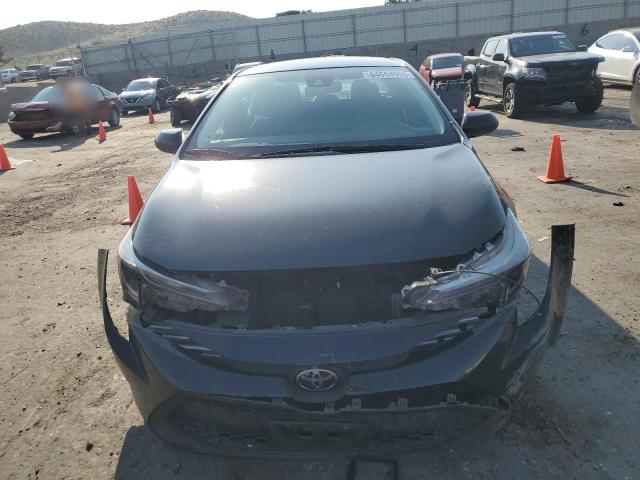 5YFEPMAE8NP307397 - 2022 TOYOTA COROLLA LE BLACK photo 5