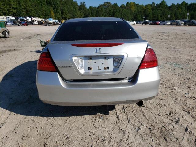 1HGCM56157A065351 - 2007 HONDA ACCORD VALUE SILVER photo 6