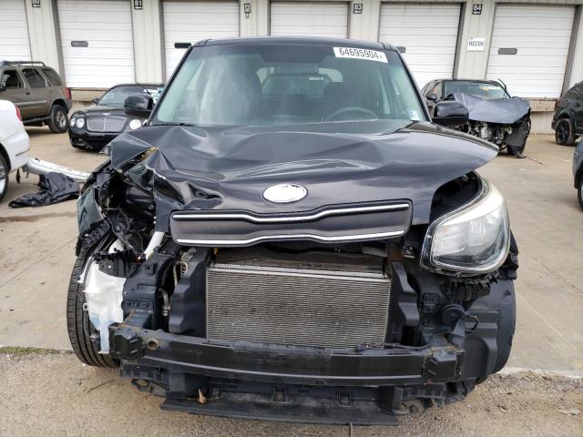 KNDJN2A29K7010845 - 2019 KIA SOUL BLACK photo 5