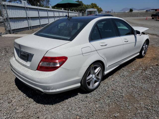 WDDGF5EB5BF630655 - 2011 MERCEDES-BENZ C 300 WHITE photo 3