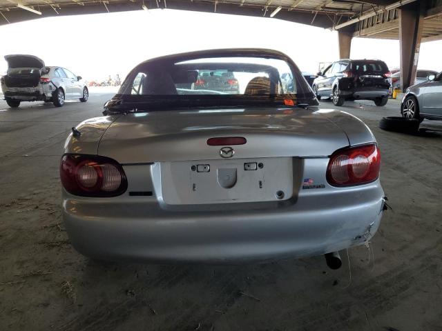 JM1NB353340406624 - 2004 MAZDA MX-5 MIATA BASE SILVER photo 6