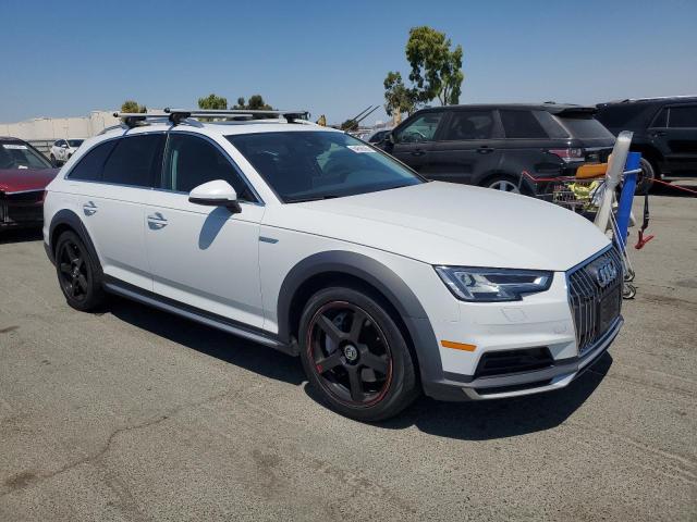 WA18NAF41HA098539 - 2017 AUDI A4 ALLROAD PREMIUM PLUS WHITE photo 4