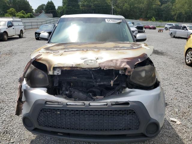 KNDJN2A24E7708168 - 2014 KIA SOUL GRAY photo 5