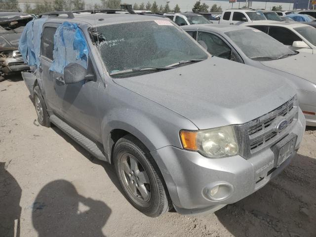 1FMCU0D72CKA43977 - 2012 FORD ESCAPE XLT 银色 照片 4