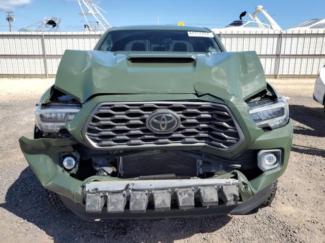 3TYCZ5AN5NT054932 - 2022 TOYOTA TACOMA DOUBLE CAB GREEN photo 5