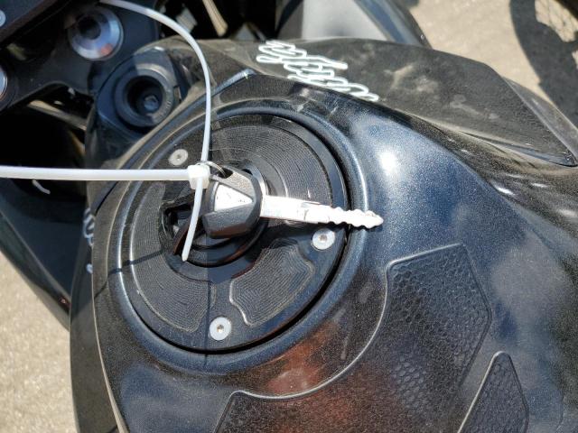 JKAEXEE13DDA09917 - 2013 KAWASAKI EX650 E BLACK photo 8