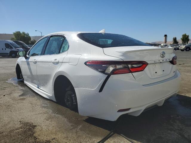 4T1G11AK7PU815389 - 2023 TOYOTA CAMRY SE NIGHT SHADE WHITE photo 2