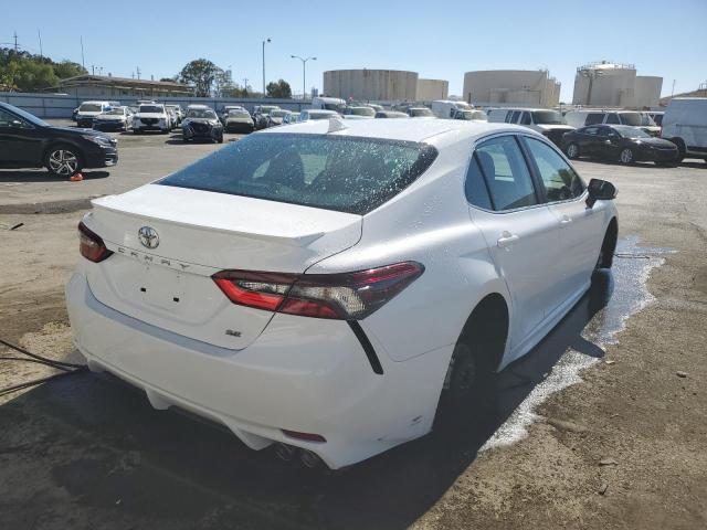 4T1G11AK7PU815389 - 2023 TOYOTA CAMRY SE NIGHT SHADE WHITE photo 3