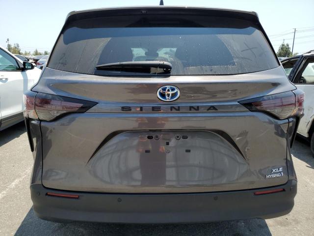 5TDYRKEC1PS137916 - 2023 TOYOTA SIENNA XLE GRAY photo 6