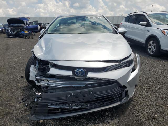 JTDBDMHE2RJ004790 - 2024 TOYOTA COROLLA LE SILVER photo 5