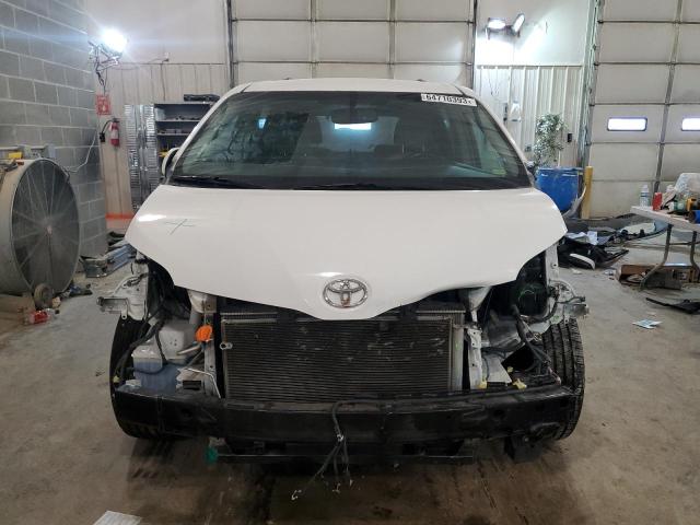 5TDKK3DC5GS711211 - 2016 TOYOTA SIENNA LE WHITE photo 5