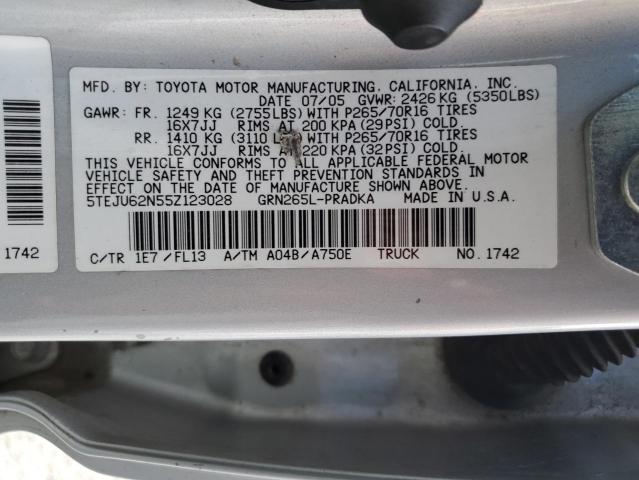 5TEJU62N55Z123028 - 2005 TOYOTA TACOMA DOUBLE CAB PRERUNNER SILVER photo 12