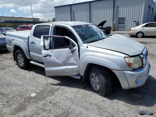 5TEJU62N55Z123028 - 2005 TOYOTA TACOMA DOUBLE CAB PRERUNNER SILVER photo 4