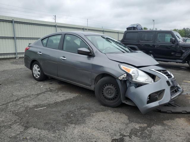3N1CN7AP6KL846516 - 2019 NISSAN VERSA S Մոխրագույն լուսանկար 4