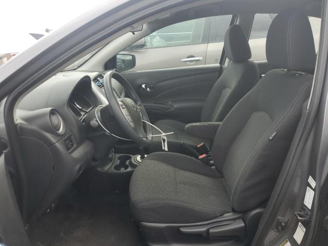 3N1CN7AP6KL846516 - 2019 NISSAN VERSA S Մոխրագույն լուսանկար 7