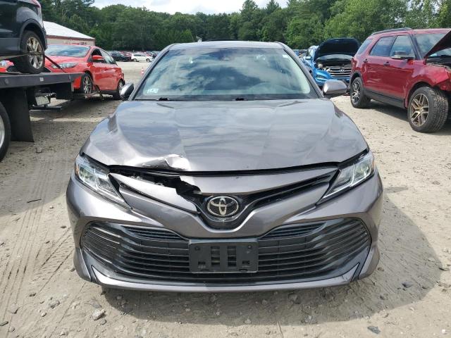 4T1B11HK4JU035373 - 2018 TOYOTA CAMRY L 灰色 照片 5