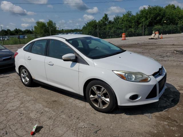 1FADP3F20EL225537 - 2014 FORD FOCUS SE WHITE photo 4