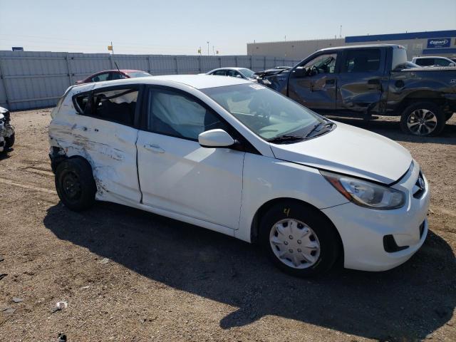 KMHCT5AE4DU111186 - 2013 HYUNDAI ACCENT GLS WHITE photo 4