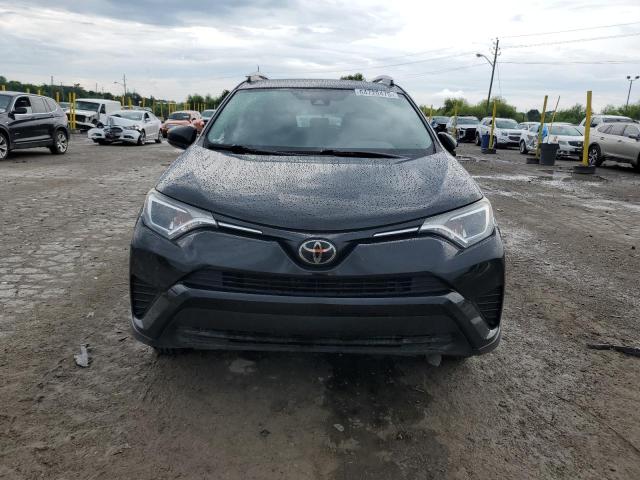 2T3BFREV0JW724705 - 2018 TOYOTA RAV4 LE Siyah fotoğraf 5