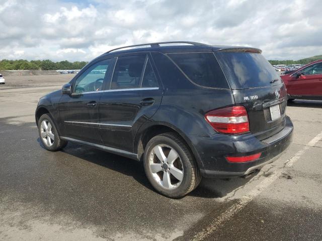 4JGBB8GB2BA670070 - 2011 MERCEDES-BENZ ML 350 4MATIC BLACK photo 2
