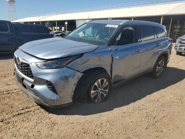 5TDGZRAH9NS140680 - 2022 TOYOTA HIGHLANDER XLE SILVER photo 1
