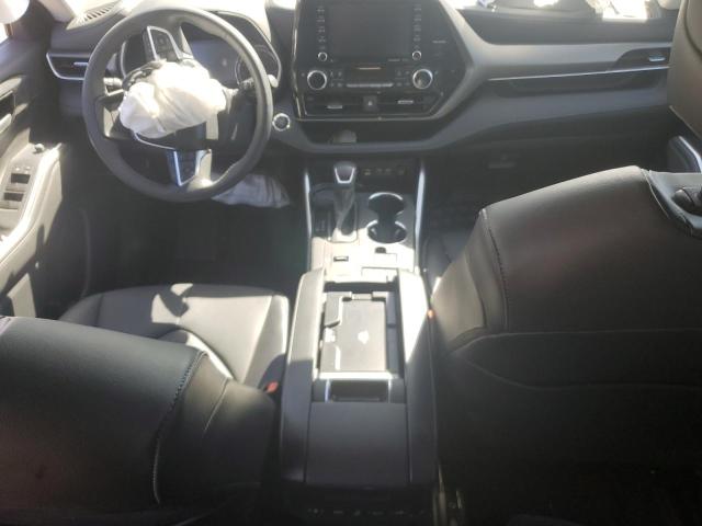 5TDGZRAH9NS140680 - 2022 TOYOTA HIGHLANDER XLE SILVER photo 8