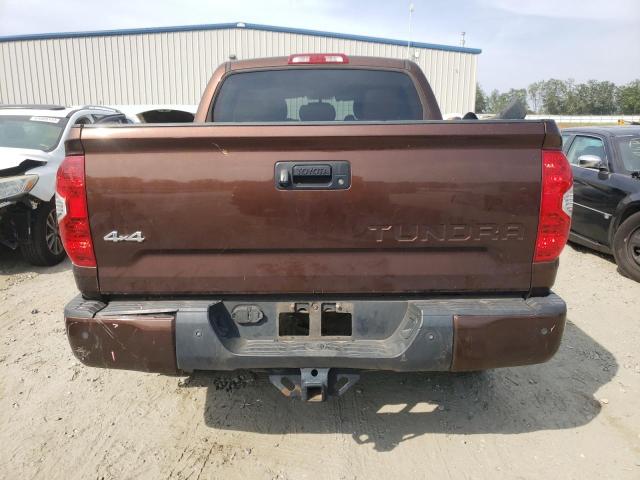 5TFDW5F10HX603062 - 2017 TOYOTA TUNDRA CREWMAX SR5 BROWN photo 6