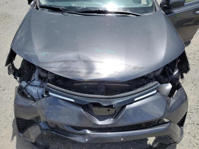 JTMZFREVXJJ731822 - 2018 TOYOTA RAV4 LE فحمي صورة 12