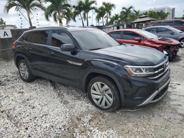 1V2YC2CA8LC215072 - 2020 VOLKSWAGEN ATLAS CROS SE BLACK photo 4