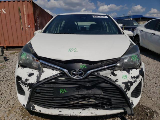 VNKKTUD34HA082095 - 2017 TOYOTA YARIS L WHITE photo 5