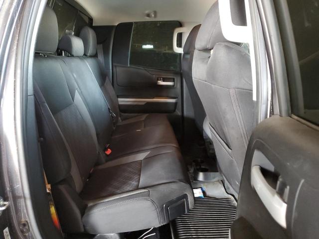 5TFUW5F12HX642672 - 2017 TOYOTA TUNDRA DOUBLE CAB SR/SR5 GRAY photo 10