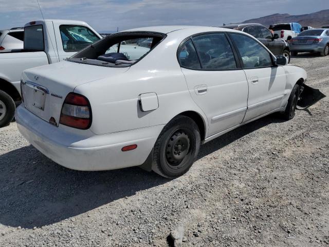 KLAVB6921YB280848 - 2000 DAEWOO LEGANZA SE WHITE photo 3