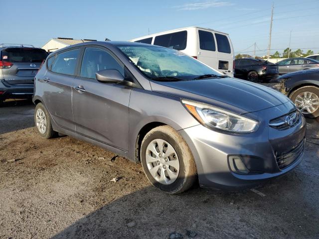 KMHCT5AE3HU306945 - 2017 HYUNDAI ACCENT SE GRAY photo 4