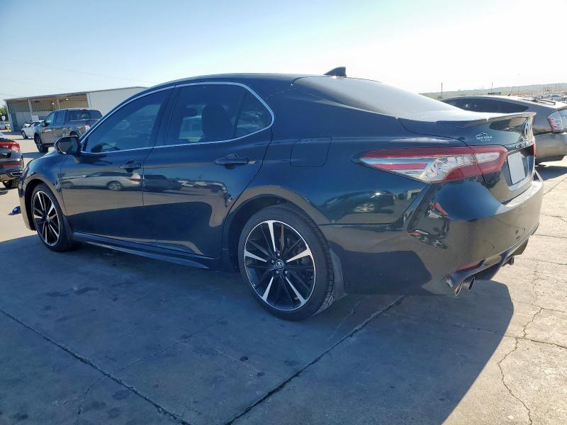 4T1BZ1HK0JU504953 - 2018 TOYOTA CAMRY XSE BLACK photo 2