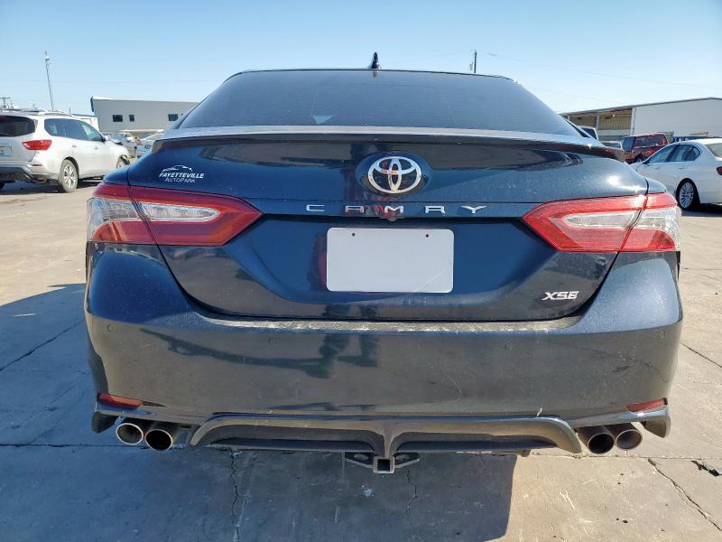 4T1BZ1HK0JU504953 - 2018 TOYOTA CAMRY XSE BLACK photo 6
