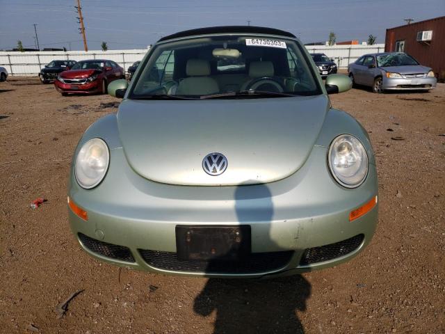 3VWRF31Y98M404464 - 2008 VOLKSWAGEN NEW BEETLE CONVERTIBLE SE GREEN photo 5