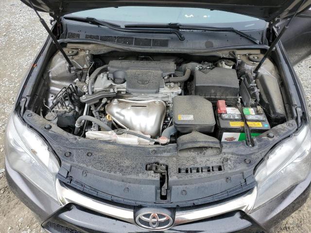 4T1BF1FK0GU137959 - 2016 TOYOTA CAMRY LE GRAY photo 11