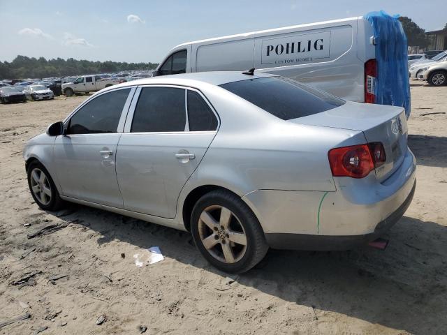 3VWRM71K38M135774 - 2008 VOLKSWAGEN JETTA SE SILVER photo 2