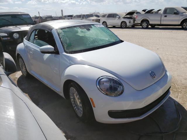 3VW517AT9GM807612 - 2016 VOLKSWAGEN BEETLE S/SE WHITE photo 1