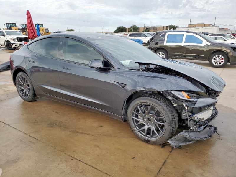 5YJ3E1EAXSF908532 - 2025 TESLA MODEL 3 灰色 照片 4