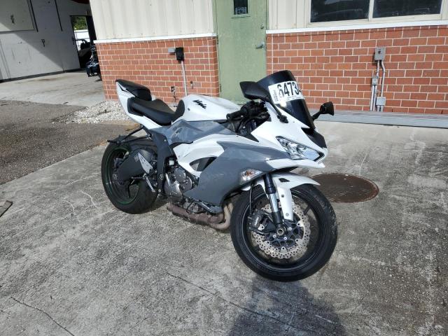 JKBZXJH19MA008772 - 2021 KAWASAKI ZX636 K WHITE photo 1