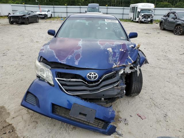 4T1BF3EK4AU549404 - 2010 TOYOTA CAMRY BASE BLUE photo 5