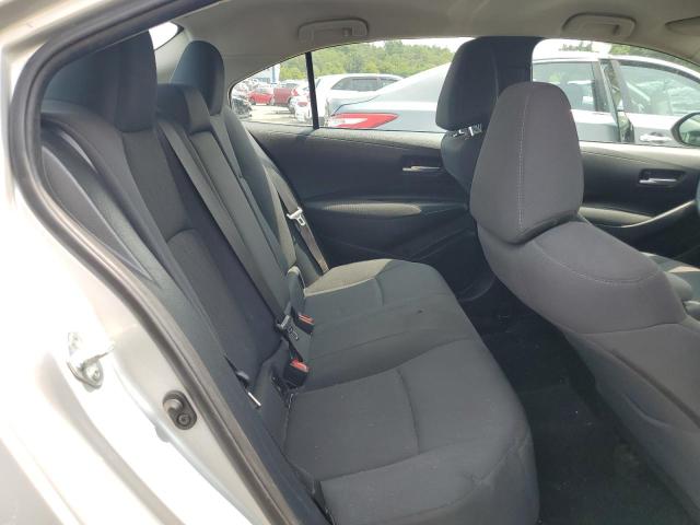 5YFEPRAE3LP094403 - 2020 TOYOTA COROLLA LE Արծաթագույն լուսանկար 10